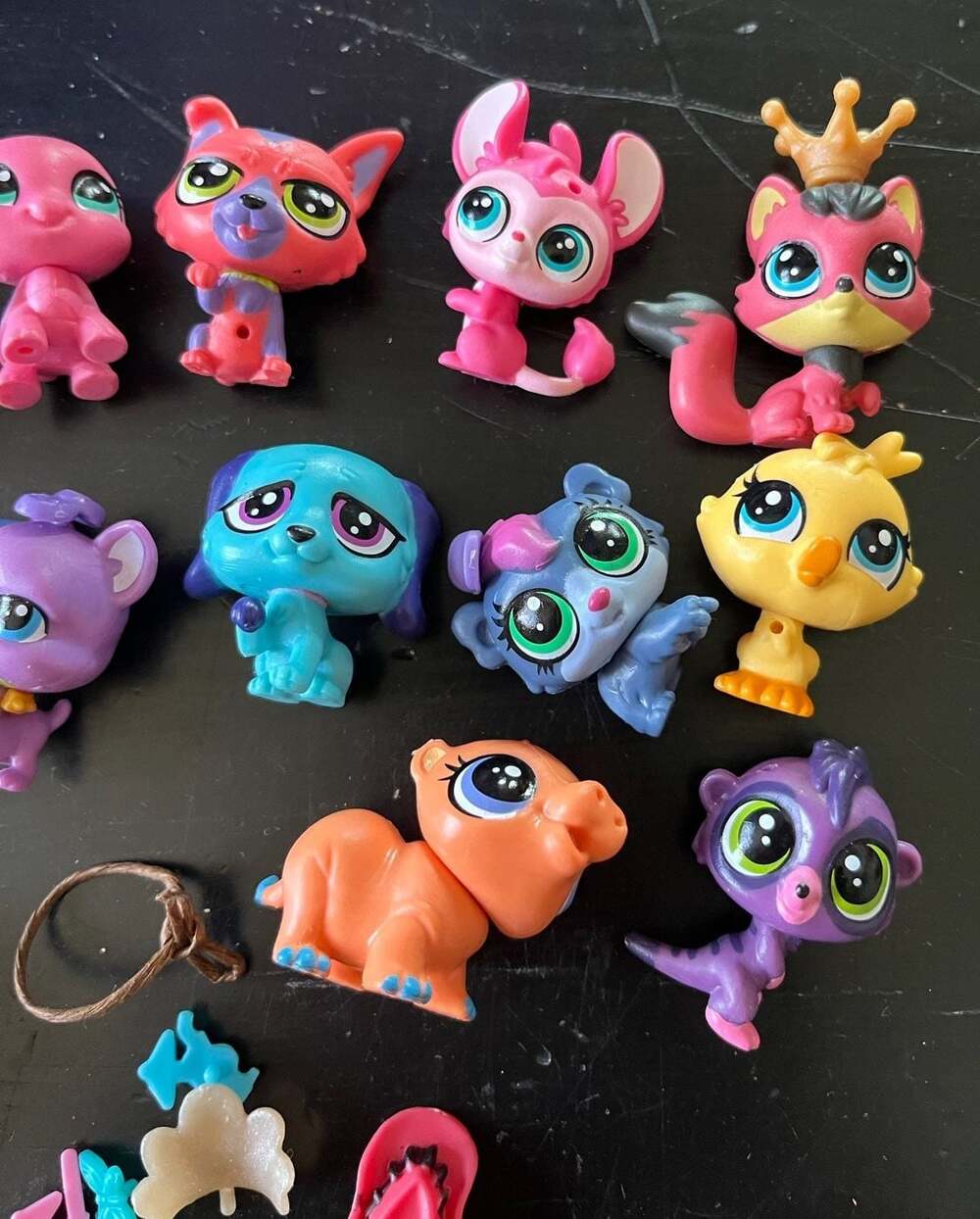 Hasbro Littlest Pet Shop G4 Figure Lot of 15 with Accessories - Picture 2 of 3